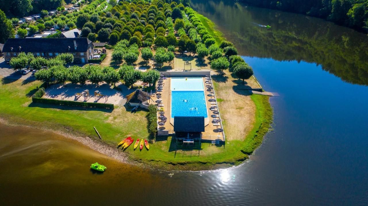 Camping Le Chateau Du Gibanel Saint-Martial-Entraygues Kültér fotó