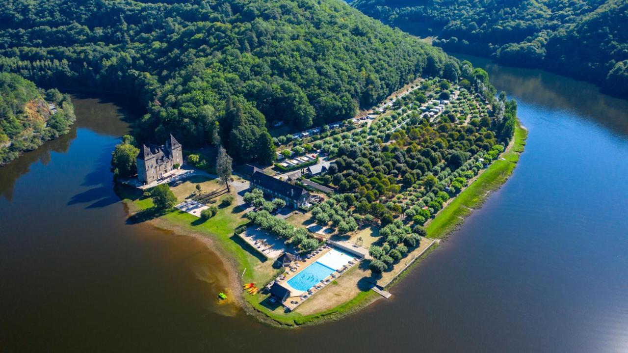 Camping Le Chateau Du Gibanel Saint-Martial-Entraygues Kültér fotó