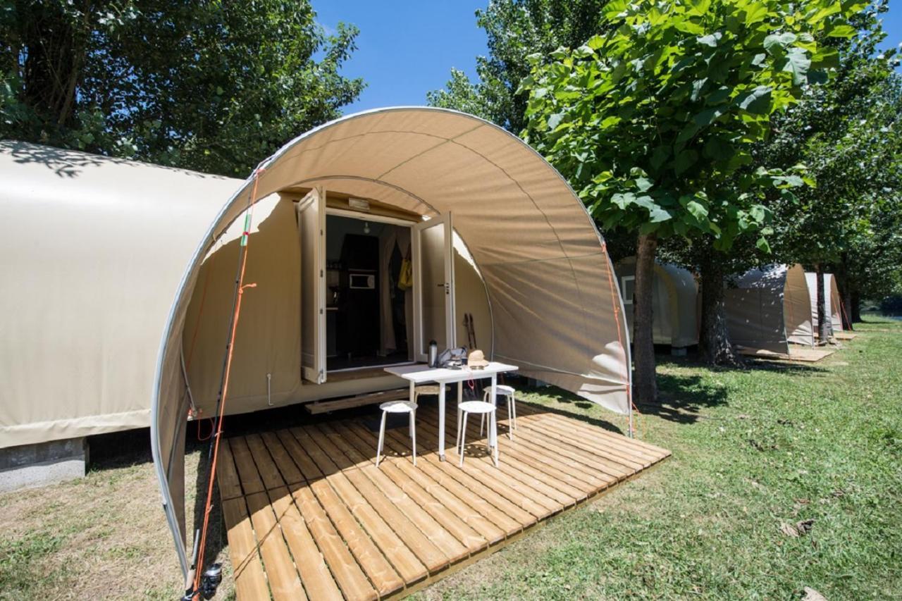 Camping Le Chateau Du Gibanel Saint-Martial-Entraygues Kültér fotó