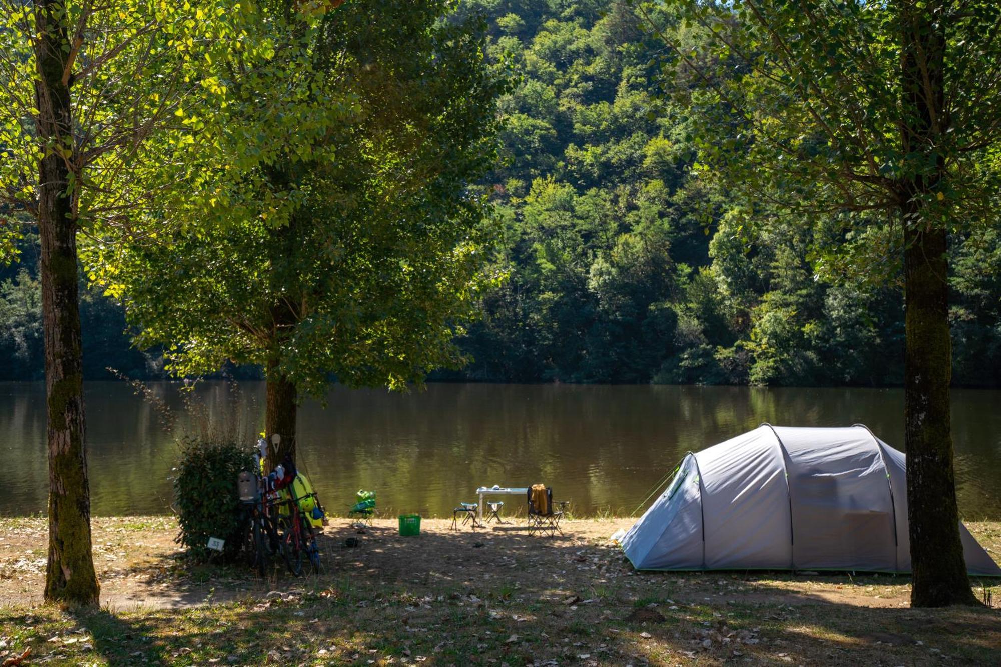 Camping Le Chateau Du Gibanel Saint-Martial-Entraygues Kültér fotó