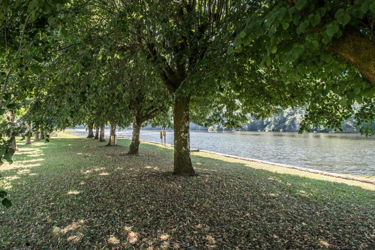 Camping Le Chateau Du Gibanel Saint-Martial-Entraygues Kültér fotó